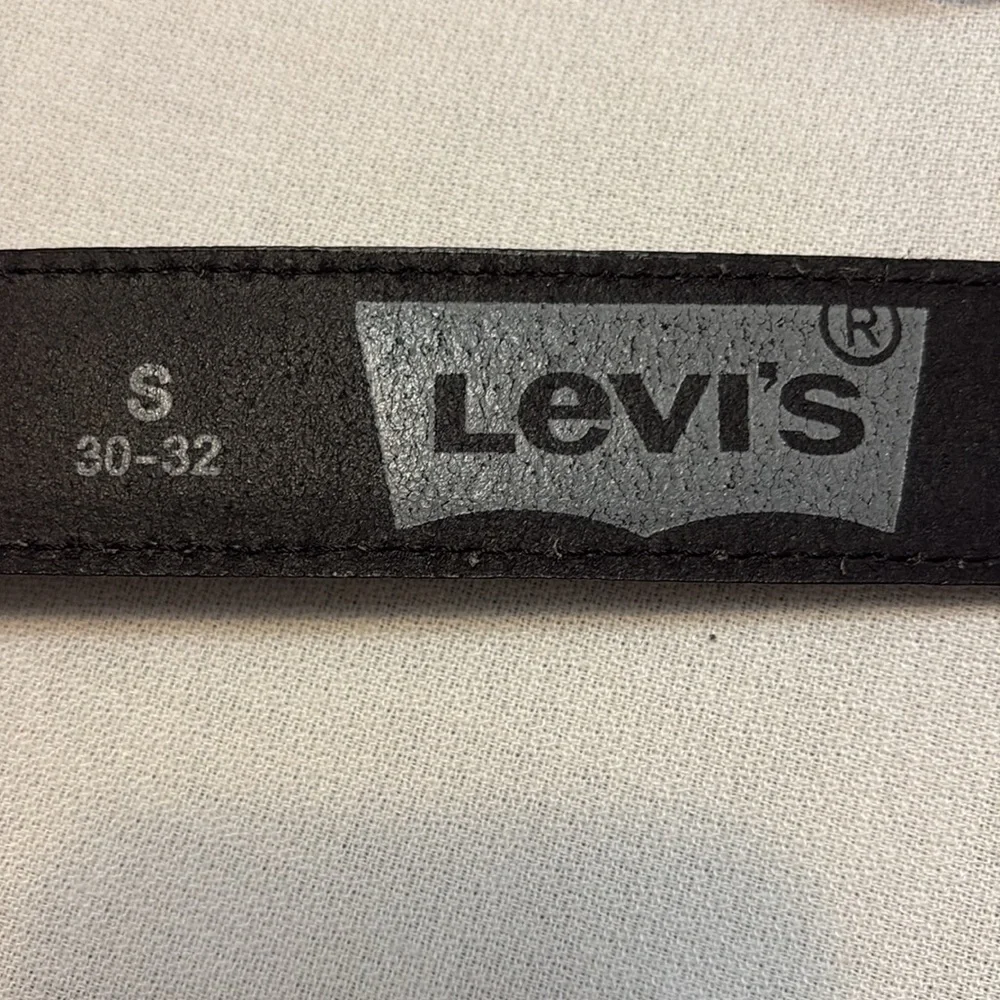 Levi’s Black Leather Mens Belt Excellent Used Condition! Size S 30-32
